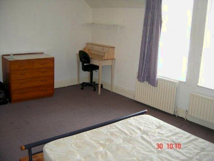 2 Bedroom Flat To Rent In Beech Avenue, NG7