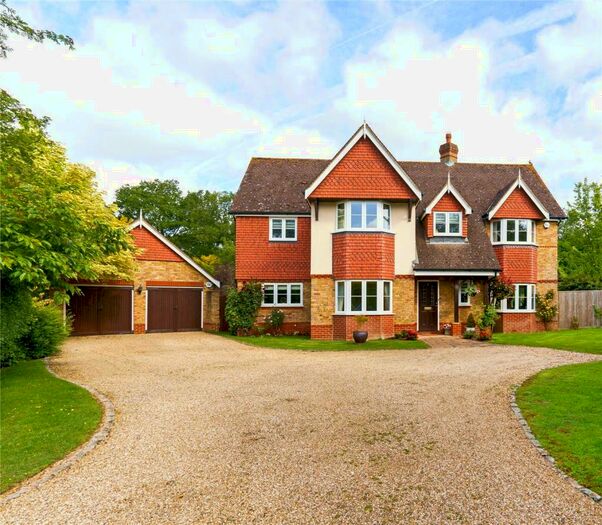 5 Bedroom Detached House For Sale In Oaklands, Curridge, Thatcham, Berkshire, RG18