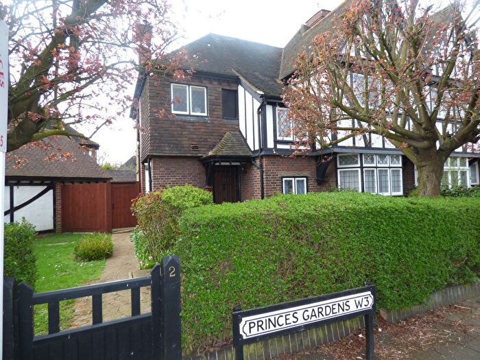 4 Bedroom Terraced House To Rent In Princes Gardens, West Acton, London, W3