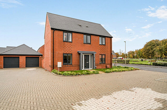 4 Bedroom Detached House For Sale In Treetop Avenue, Basingstoke, Hampshire, RG23