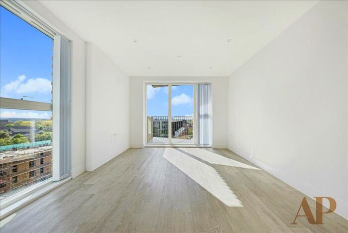 2 Bedroom Apartment To Rent In Aquifer House, Exploration Way, Horlicks Quarter, Slough, SL1