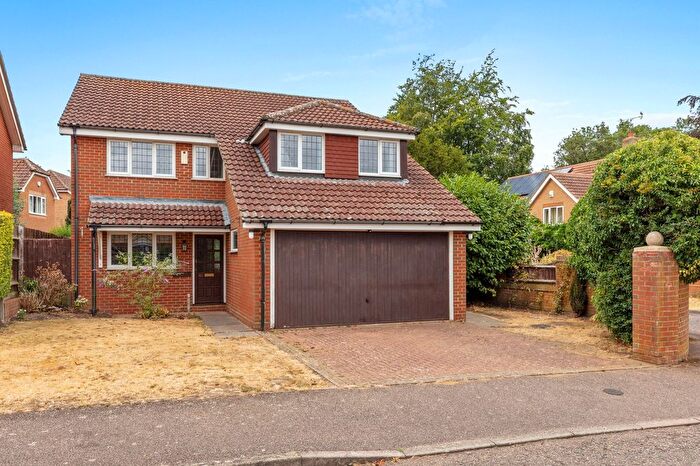 4 Bedroom Detached House For Sale In The Spiert, Stone, HP17