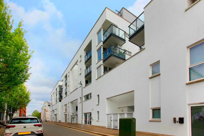 2 Bedroom Flat For Sale In Point Pleasant, Wandsworth, SW18
