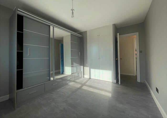 2 Bedroom Flat To Rent In Cleanthus Close, London SE18