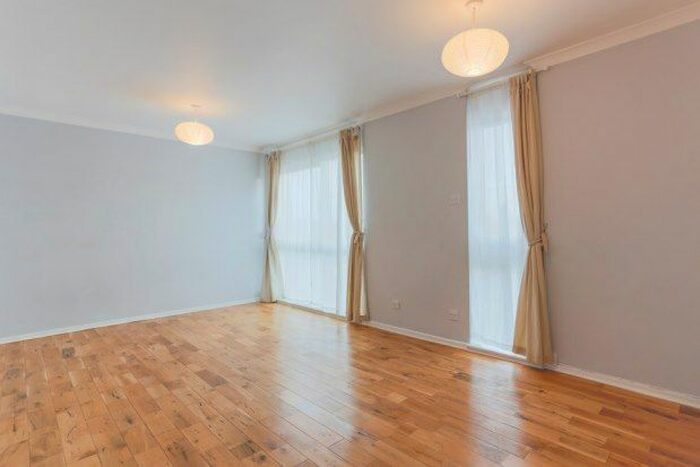 Studio To Rent In Mayfair Close, Beckenham, BR3