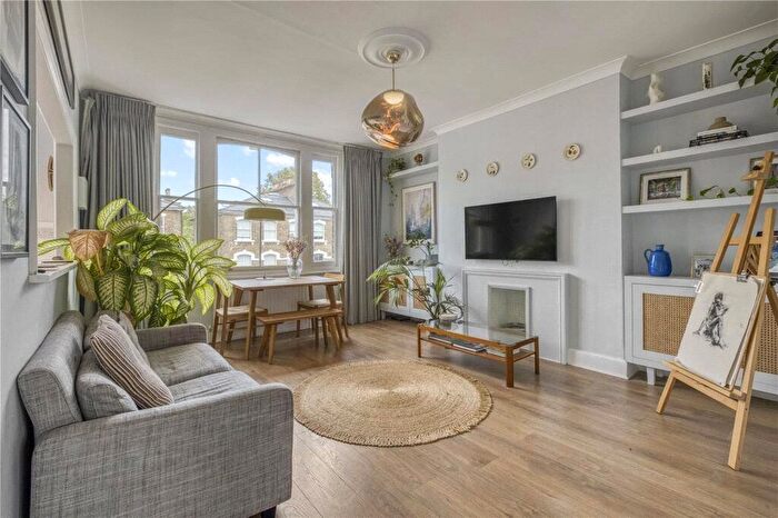 2 Bedroom Flat For Sale In Highbury Hill, Highbury, London, N5