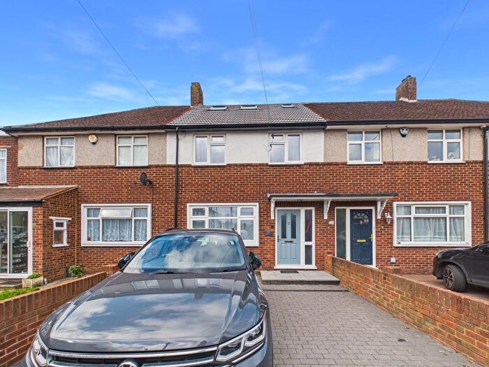 4 Bedroom Terraced House For Sale In Ludlow Road, Feltham, Middlesex, TW13