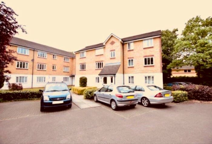 2 Bedroom Flat To Rent In Belmont Heights, Sutton, SM2