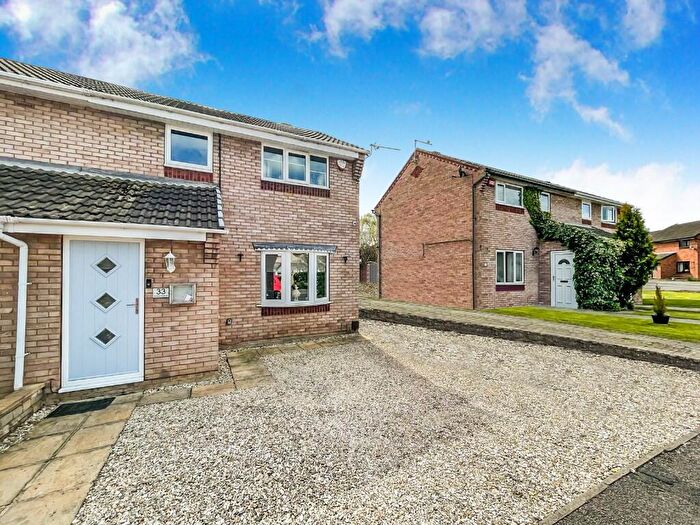3 Bedroom Semi-Detached House For Sale In Spruce Avenue, Royston, Barnsley, South Yorkshire, S71