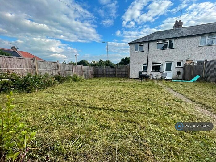 3 Bedroom Semi-Detached House To Rent In Cottonmill Crescent, St. Albans, AL1