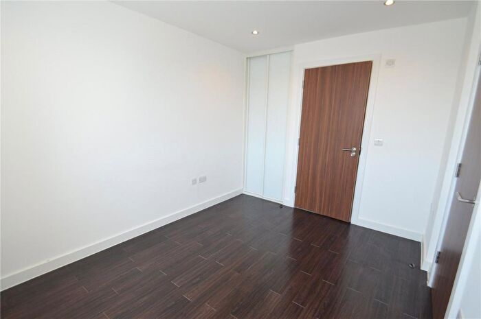 2 Bedroom Apartment To Rent In Northumberland House, Sutton, SM2