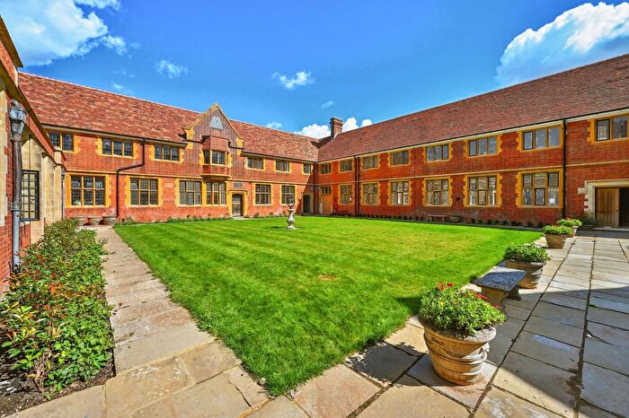 2 Bedroom Flat For Sale In High Street, Wye, Ashford, Kent, TN25