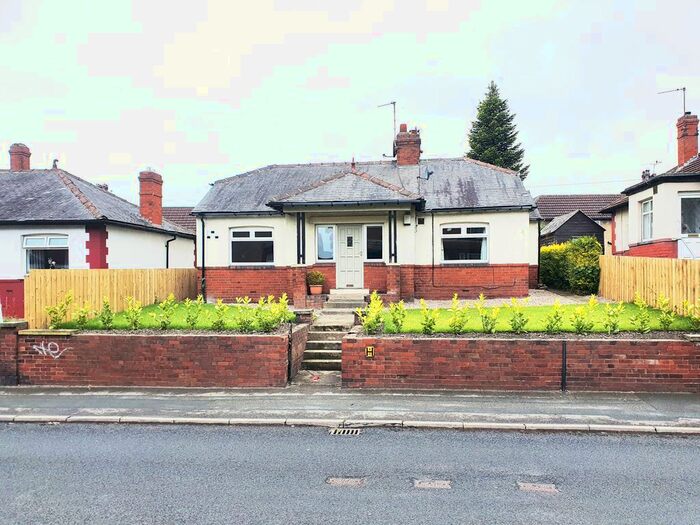 3 Bedroom Detached Bungalow To Rent In Armley Ridge Road, Leeds, LS12