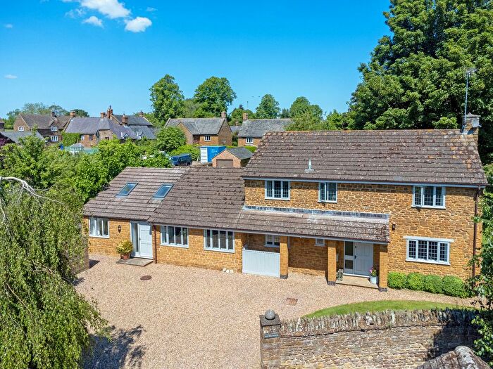 5 Bedroom Detached House For Sale In A School Lane, Daventry, Eydon, NN11