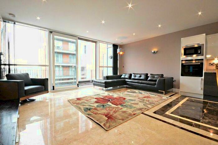 2 Bedroom Flat To Rent In Marmara Apartments, Western Gateway, Royal Victoria Docks, London, E16