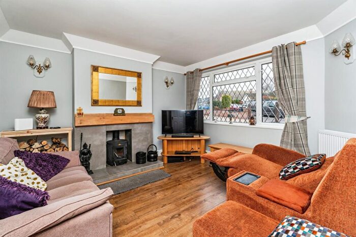 3 Bedroom Detached Bungalow For Sale In Orchard Close, North Baddesley, Southampton, SO52