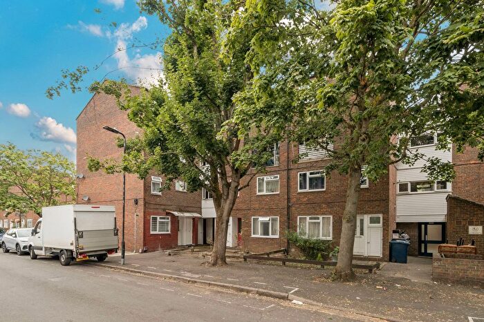3 Bedroom Maisonette For Sale In Union Road, Northolt, UB5