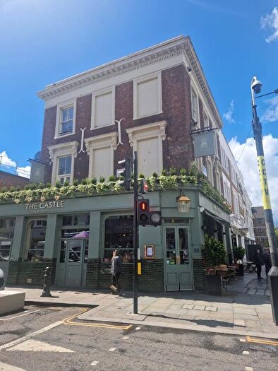 2 Bedroom Flat To Rent In Portobello Road, London, W11