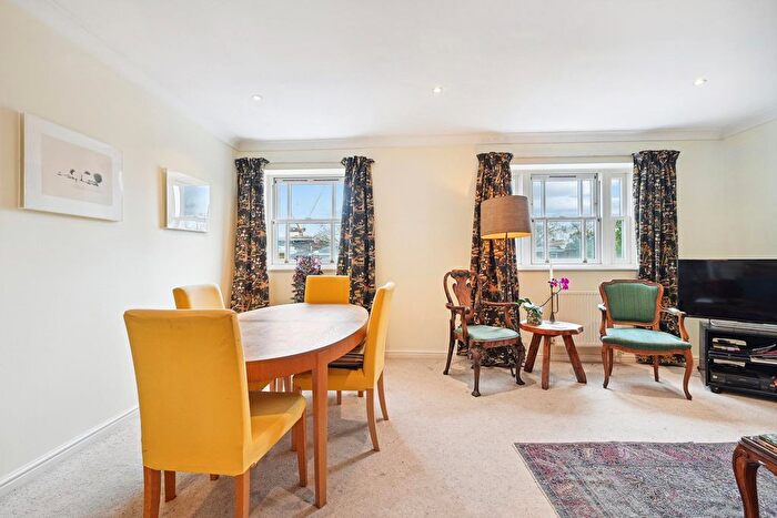 2 Bedroom Flat To Rent In Flat, Royal Belgrave House, Hugh Street, London, SW1V