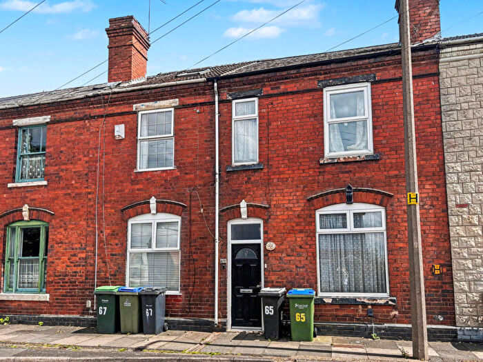 4 Bedroom Terraced House For Sale In Bilhay Lane, West Bromwich, West Midlands, B70