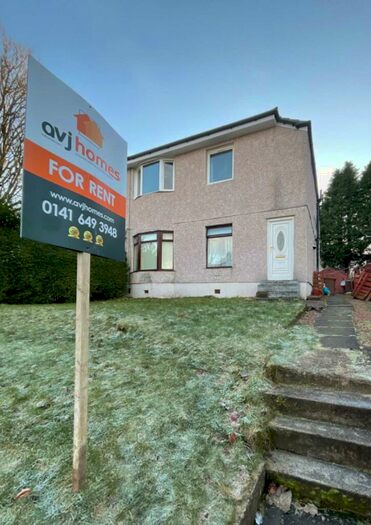 3 Bedroom Flat To Rent In Crofthill Road, Croftfoot, G44