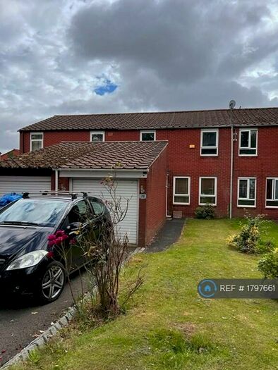 3 Bedroom Terraced House To Rent In Madrona, Tamworth, B77