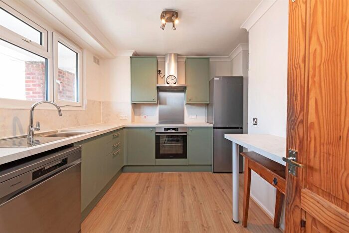 3 Bedroom Flat To Rent In Clancy Court, SW11