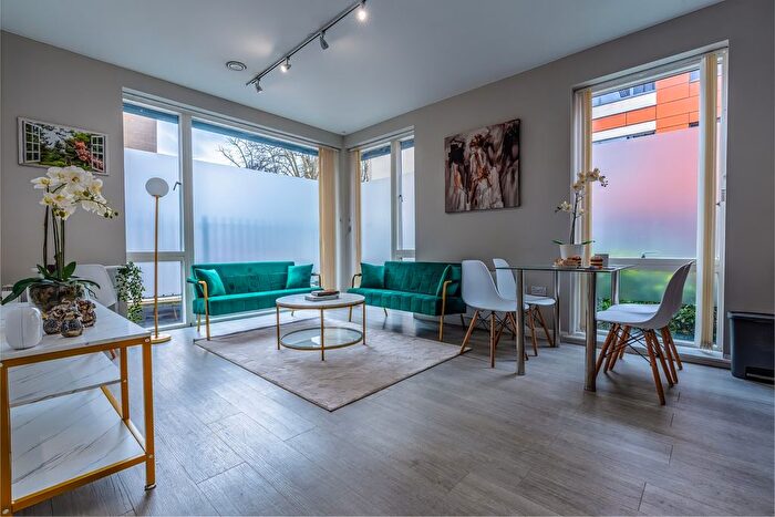 1 Bedroom Flat To Rent In Apartment, , Portland View, Dean Street, Bristol, England, BS2