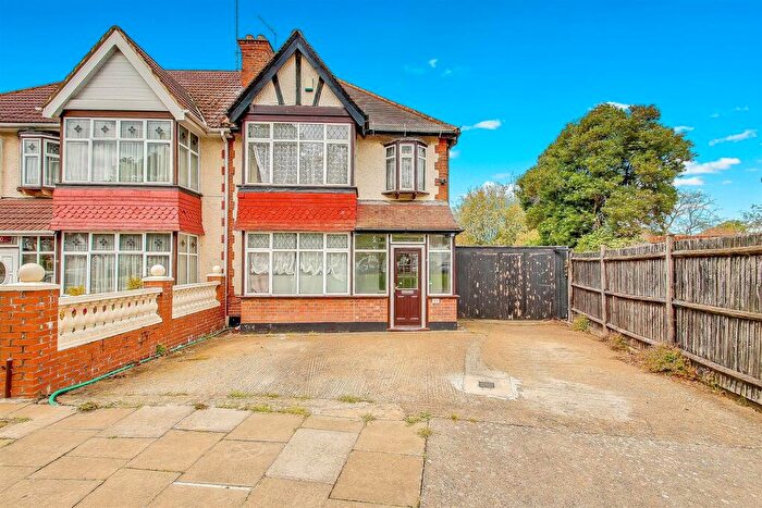 3 Bedroom Semi Detached House For Sale In Blenheim Gardens, Wembley, HA9