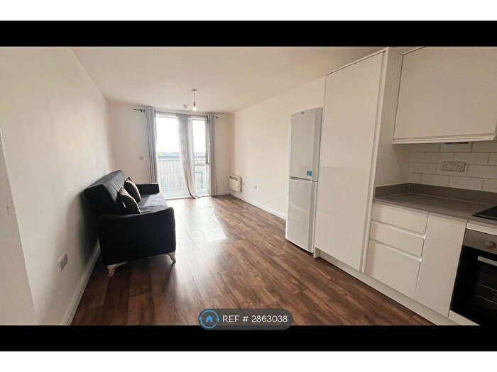 1 Bedroom Flat To Rent In Grand Union House, Slough, SL2