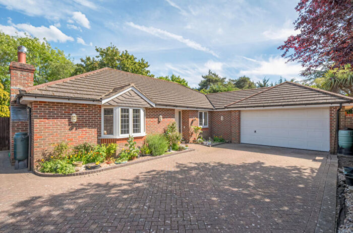 4 Bedroom Bungalow For Sale In Locks Road, Locks Heath, Southampton, Hampshire, SO31