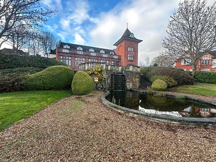 2 Bedroom Flat For Sale In Kingsley Green, Frodsham, WA6