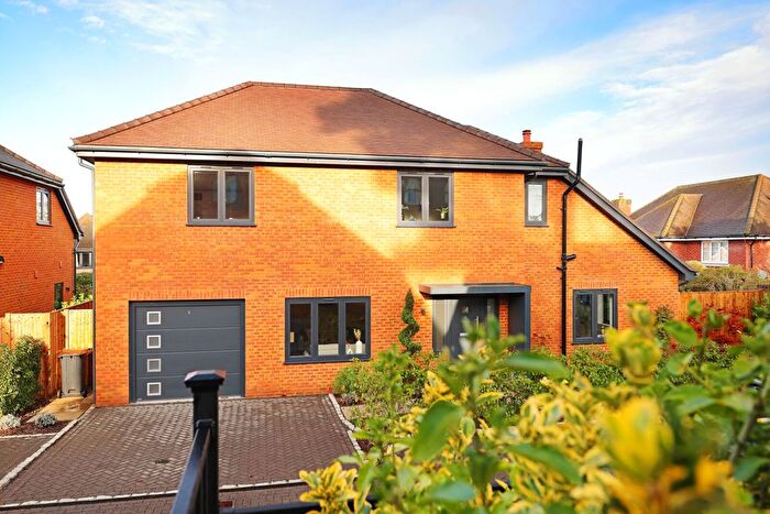 4 Bedroom Detached House For Sale In Leatherhead Road, Great Bookham, Leatherhead, Surrey, KT23