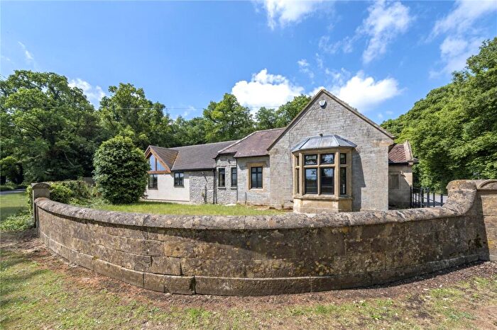 3 Bedroom Bungalow For Sale In Leweston Road, Longburton, Sherborne, DT9