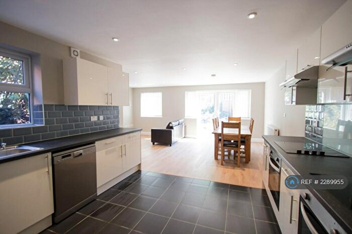 8 Bedroom Semi-Detached House To Rent In Carlton Road, Southampton, SO15