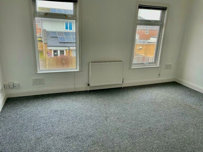 2 Bedroom Flat To Rent In Seaview Road, SS3