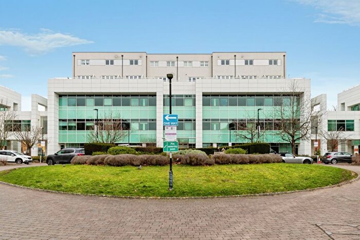 2 Bedroom Flat For Sale In Bessemer Road, Welwyn Garden City, AL7