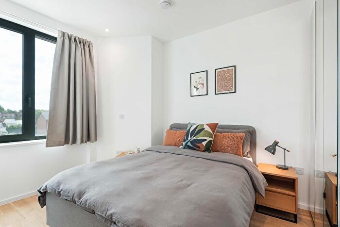 2 Bedroom Flat To Rent In Gravity Co Reading Town Centre, Queens Road, Reading, Berkshire, RG1