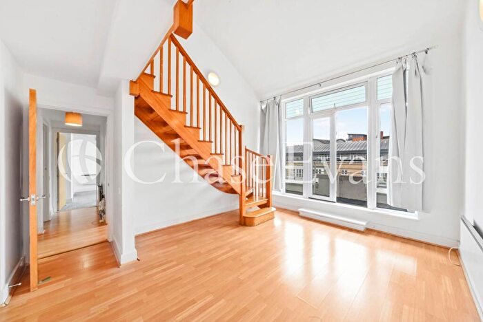 2 Bedroom Apartment To Rent In St Davids Square, Isle Of Dogs, London, E14