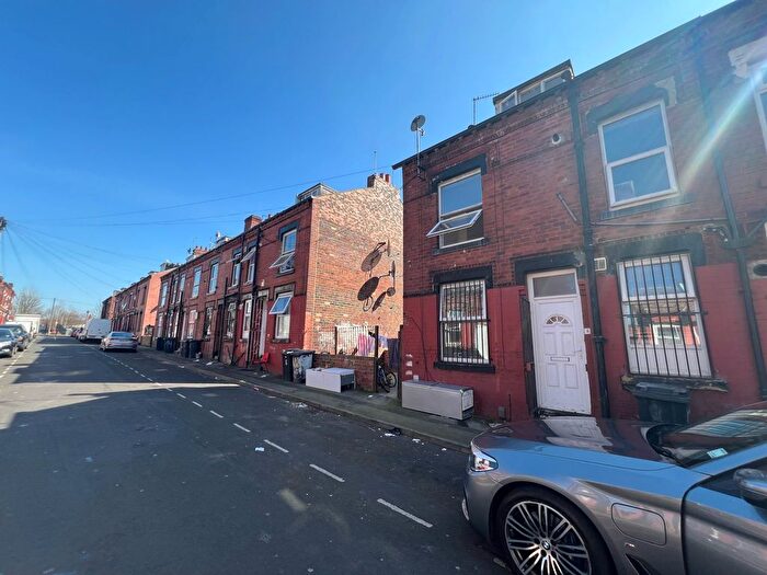 2 Bedroom Terraced House To Rent In Compton View, Leeds, West Yorkshire, LS9