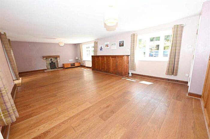 5 Bedroom Semi-Detached House For Sale In Gatherley Road, Brompton On Swale, Richmond, DL10