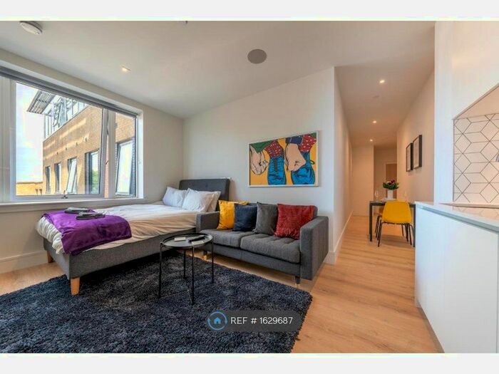 1 Bedroom Flat To Rent In Voyager House, Feltham, TW14