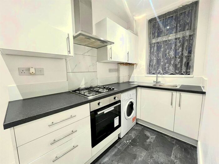 1 Bedroom Flat To Rent In Heath Road, Hounslow, TW3