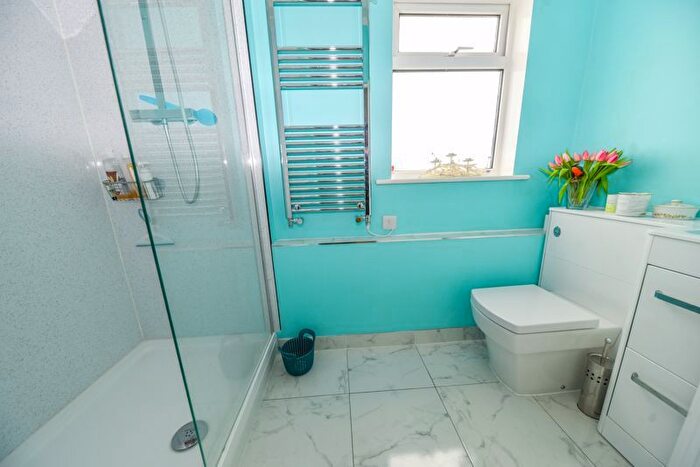 4 Bedroom Detached House For Sale In Orchard Road, Havant, PO9