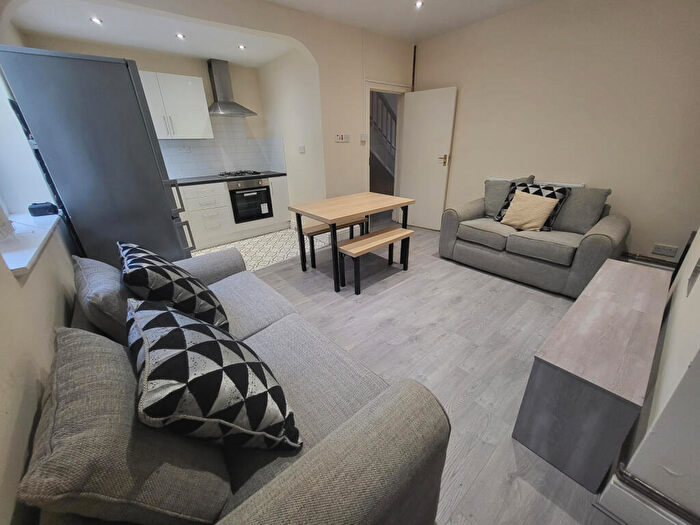 4 Bedroom Terraced House To Rent In Railton Avenue, Whalley Range, Manchester., M16