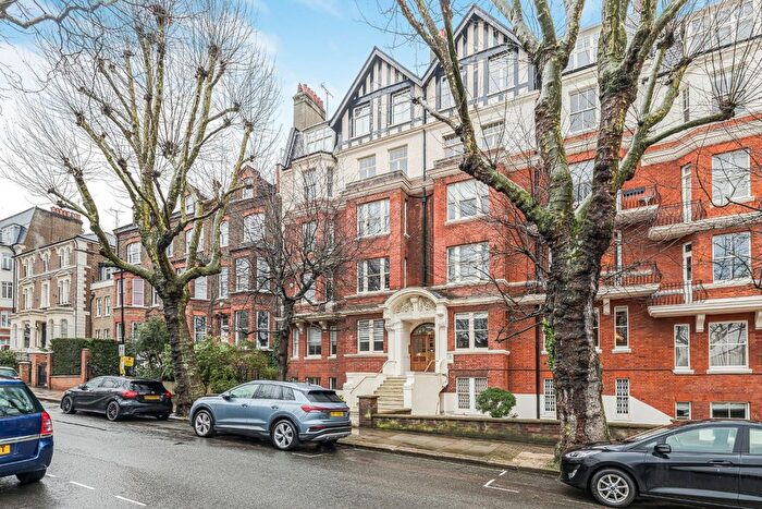 2 Bedroom Flat For Sale In Maida Avenue, Bayswater, London, W2