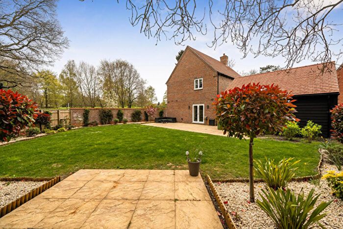 4 Bedroom Detached House For Sale In Chiltern Gardens, Woodcote, Reading, Oxfordshire, RG8