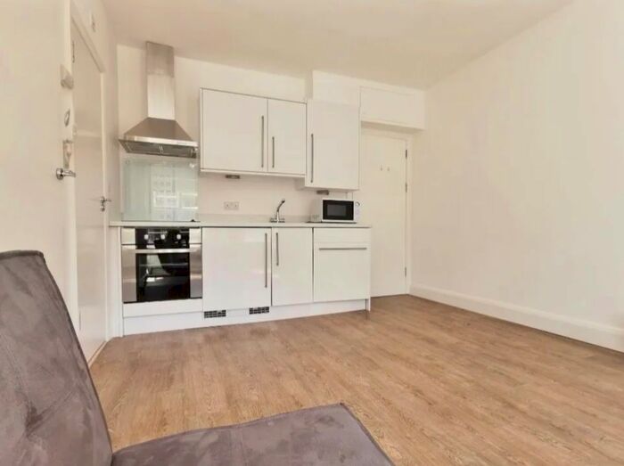 1 Bedroom Flat To Rent In Greyhound Hill, London NW4