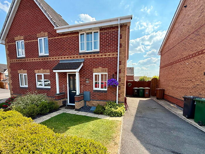 2 Bedroom Semi-Detached House For Sale In Middle Close, Swadlincote, DE11