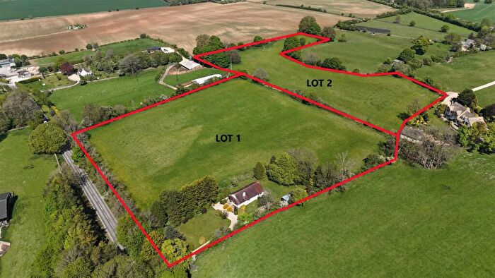 4 Bedroom Detached Bungalow For Sale In Evesham Road, Stow-on-the-Wold, GL54